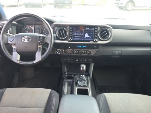 Used 2021 Toyota Tacoma TRD Off-Road w/ Technology Package AWD/4WD image 23