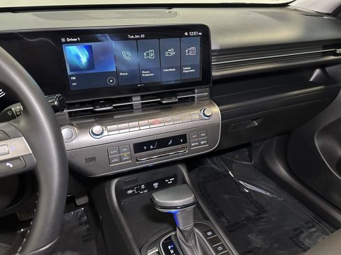 Used 2025 Hyundai Kona SEL image 28