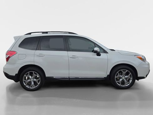 Used 2015 Subaru Forester 2.5i Touring AWD/4WD image 6