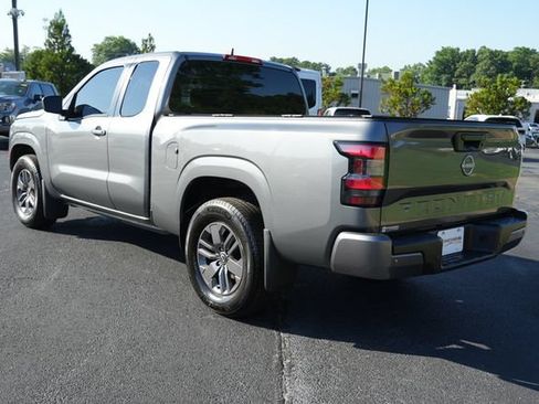 Used 2025 Nissan Frontier SV RWD image 5