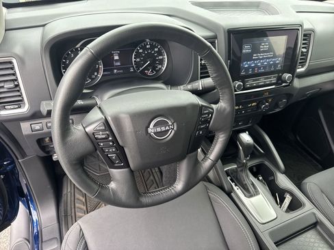 Used 2022 Nissan Frontier SV image 18