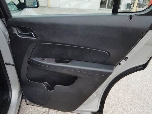 Used 2017 Chevrolet Equinox LS image 25