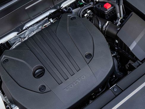 Used 2024 Volvo XC90 B5 Plus image 29