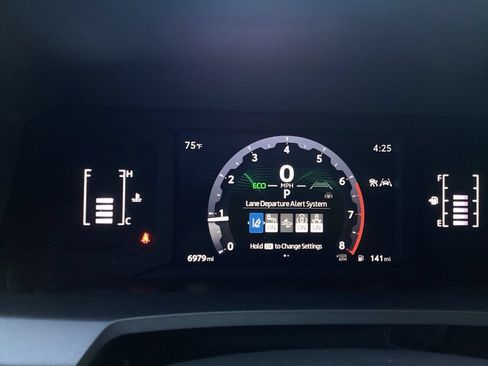 Used 2025 Toyota 4Runner SR5 AWD/4WD image 14