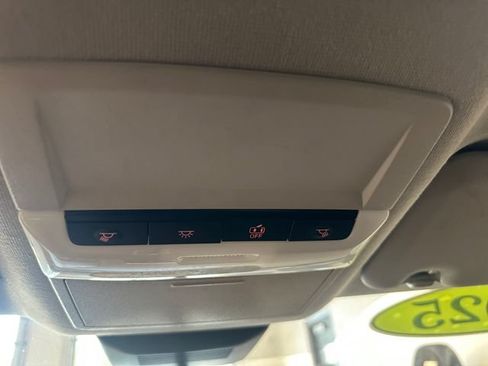 Used 2025 Nissan Sentra SR FWD image 31