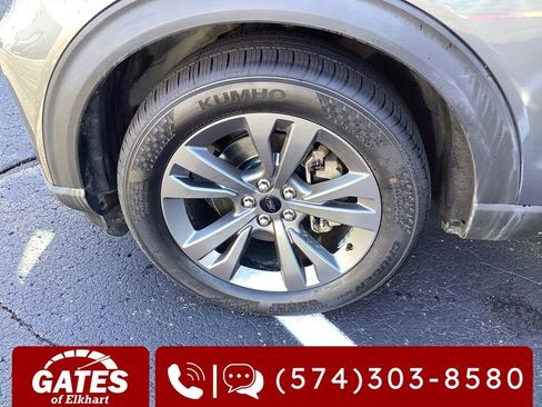 Used 2022 Ford Explorer XLT w/ Equipment Group 202A image 36