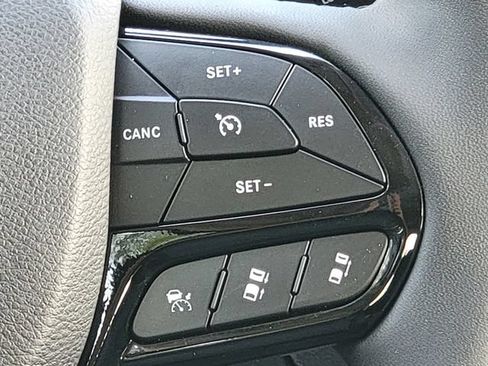 Certified 2023 Jeep Cherokee Altitude Lux AWD/4WD image 34