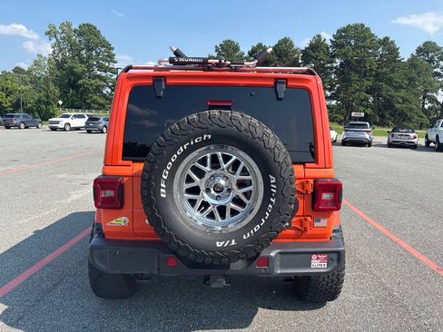 Used 2019 Jeep Wrangler Unlimited Sahara AWD/4WD image 7