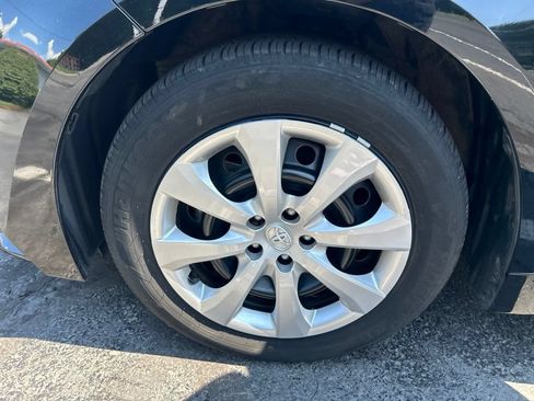 Used 2024 Toyota Corolla LE FWD image 28