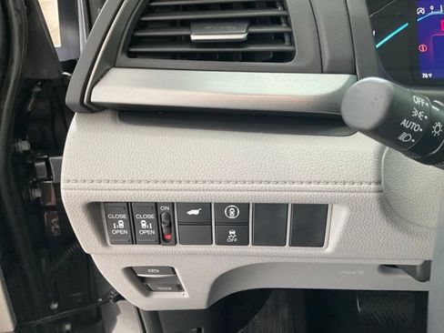 Certified 2023 Honda Odyssey EX-L image 9