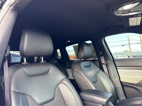 Certified 2024 Jeep Compass Latitude image 8