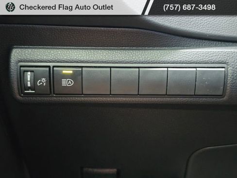 Used 2022 Toyota Corolla SE FWD image 10