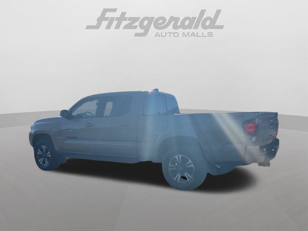 Used 2019 Toyota Tacoma TRD Sport AWD/4WD image 6