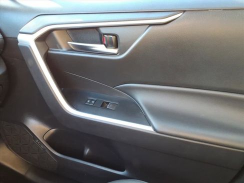 Used 2022 Toyota RAV4 XLE image 23