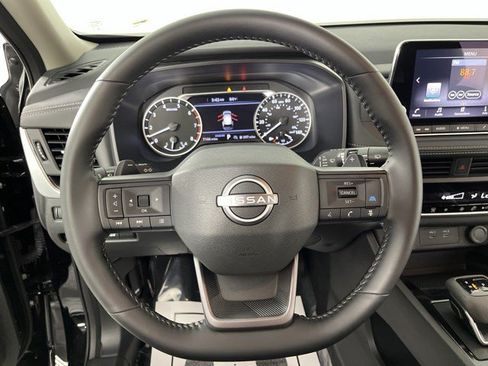 Used 2026 Nissan Rogue SV FWD image 17