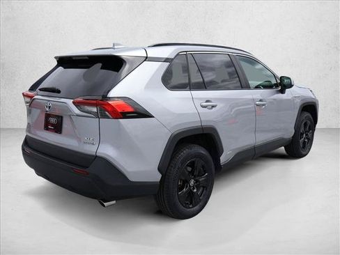 Used 2021 Toyota RAV4 XLE w/ Convenience Package AWD/4WD image 5