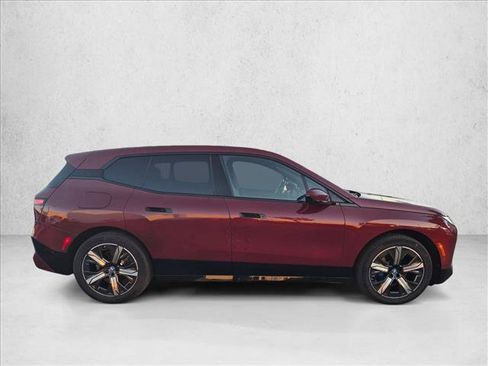 Used 2024 BMW iX xDrive50 w/ Sport Package AWD/4WD image 4