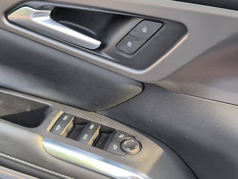 Used 2025 Chevrolet Traverse LT w/ Sun and Wheel Package FWD image 21