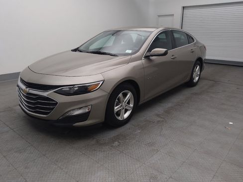 Used 2024 Chevrolet Malibu LT image 2