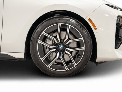 Used 2023 BMW 740i w/ Luxury Rear Seating Package RWD image 29