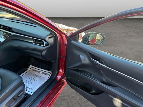 Used 2018 Toyota Camry XSE FWD image 19