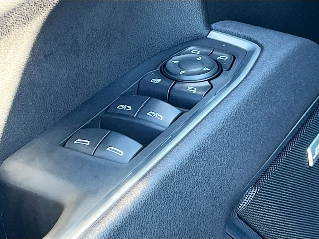 Used 2025 Chevrolet Silverado 1500 LTZ AWD/4WD image 18