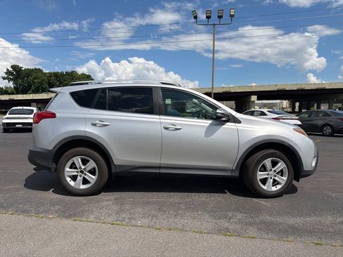 Used 2013 Toyota RAV4 XLE FWD image 3