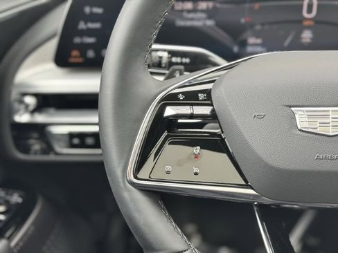 New 2025 Cadillac Lyriq Luxury image 31