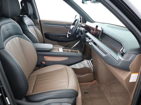 Used 2025 Kia EV9 GT-Line image 23