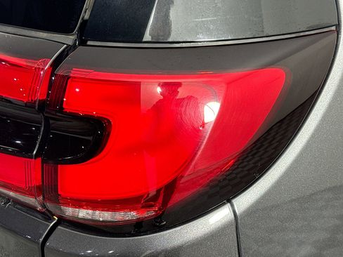 Used 2022 Chrysler Pacifica Limited image 33