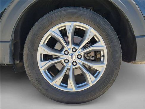 Used 2021 Ford Explorer Limited w/ Equipment Group 301A AWD/4WD image 25