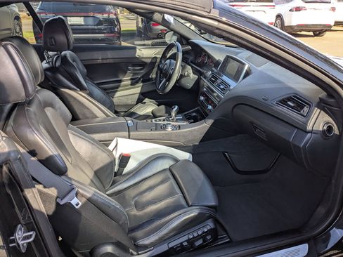 Used 2013 BMW M6 Convertible image 29