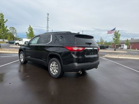 Used 2020 Chevrolet Traverse LT FWD image 3