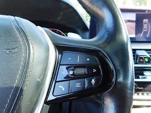 Used 2021 BMW 530i xDrive w/ Convenience Package image 25