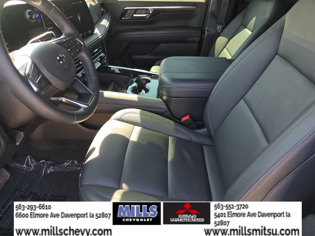 Used 2025 Chevrolet Tahoe Z71 w/ Z71 Off-Road Package AWD/4WD image 13