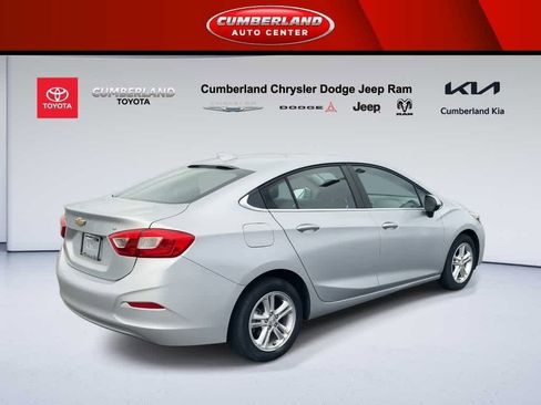 Used 2017 Chevrolet Cruze LT image 8