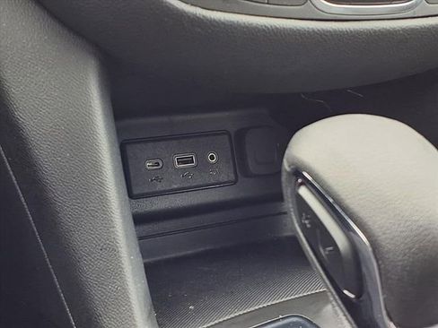 Used 2023 Chevrolet Equinox LT image 14