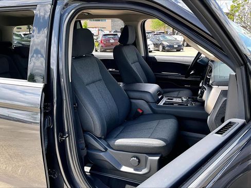 Used 2024 Ford Expedition XLT image 8