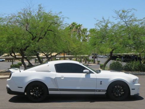 Used 2010 Ford Mustang Shelby GT500 RWD image 3