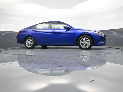 Certified 2023 Hyundai Elantra SE w/ Cargo Package image 28