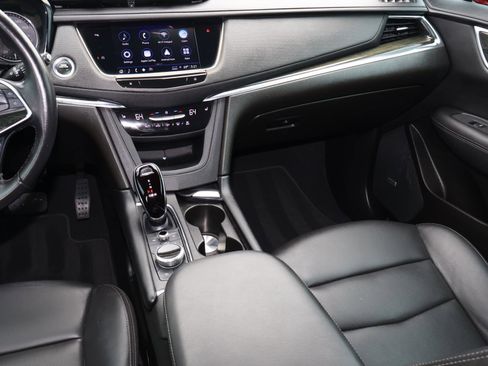 Certified 2022 Cadillac XT5 Premium Luxury image 17