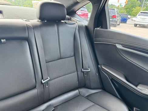 Used 2016 Chevrolet Impala LT FWD image 17
