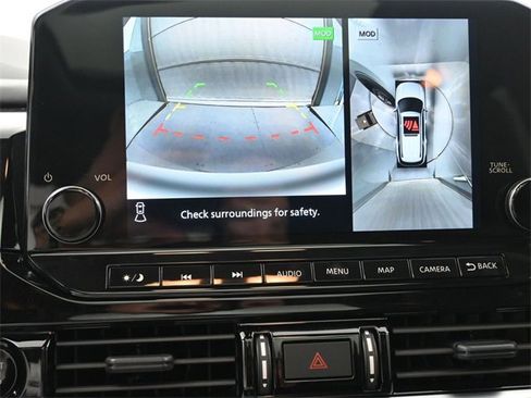 Used 2025 Nissan Pathfinder SL w/ SL Premium Package image 3