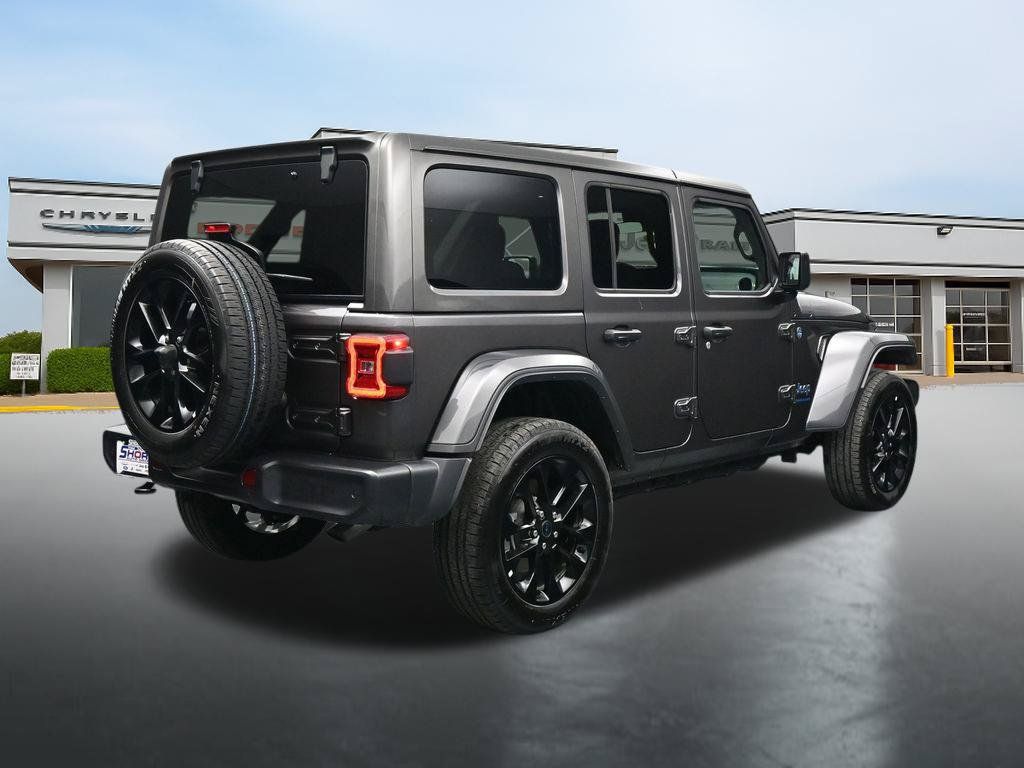 Used 2025 Jeep Wrangler Unlimited Sahara w/ Safety Group AWD/4WD image 5