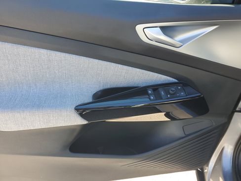 Used 2023 Volkswagen ID.4 Pro image 24