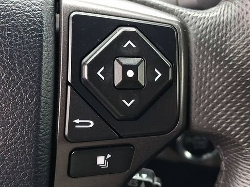 Used 2017 Toyota Tacoma TRD Sport w/ Premium & Technology Package AWD/4WD image 27