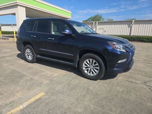 Used 2019 Lexus GX 460 Premium w/ Premium Package image 9