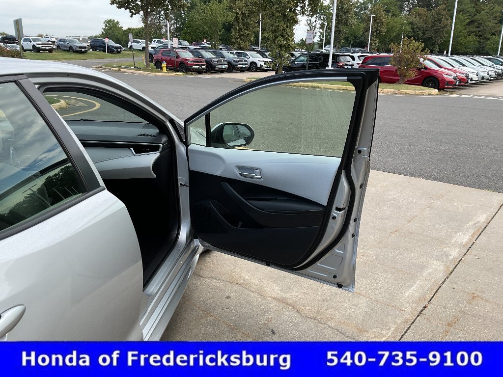 Used 2021 Toyota Corolla SE FWD image 32