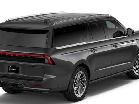 New 2026 Lincoln Navigator L Reserve AWD/4WD image 3