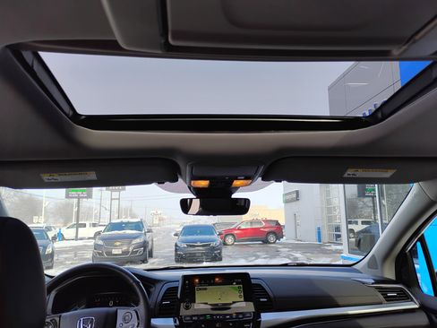 Used 2024 Honda Odyssey Touring image 10